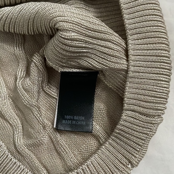 St. John scoop neck tank top - Picture 4 of 5